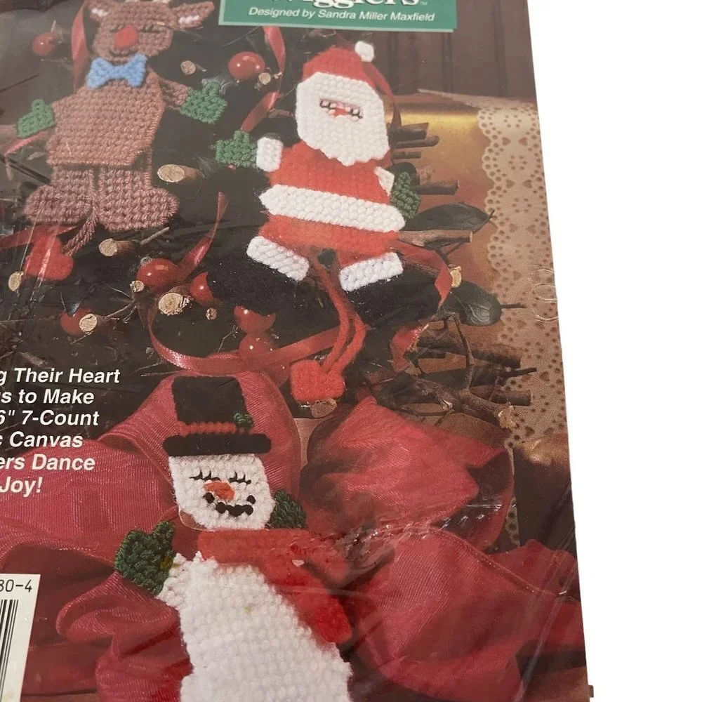 Needlecraft Shop Christmas Trimmings Little‎ Wigglers Plastic Canvas Kit